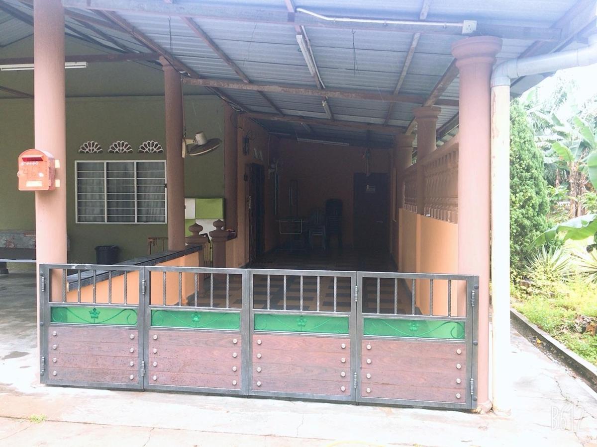 Cahaya Kaseh *